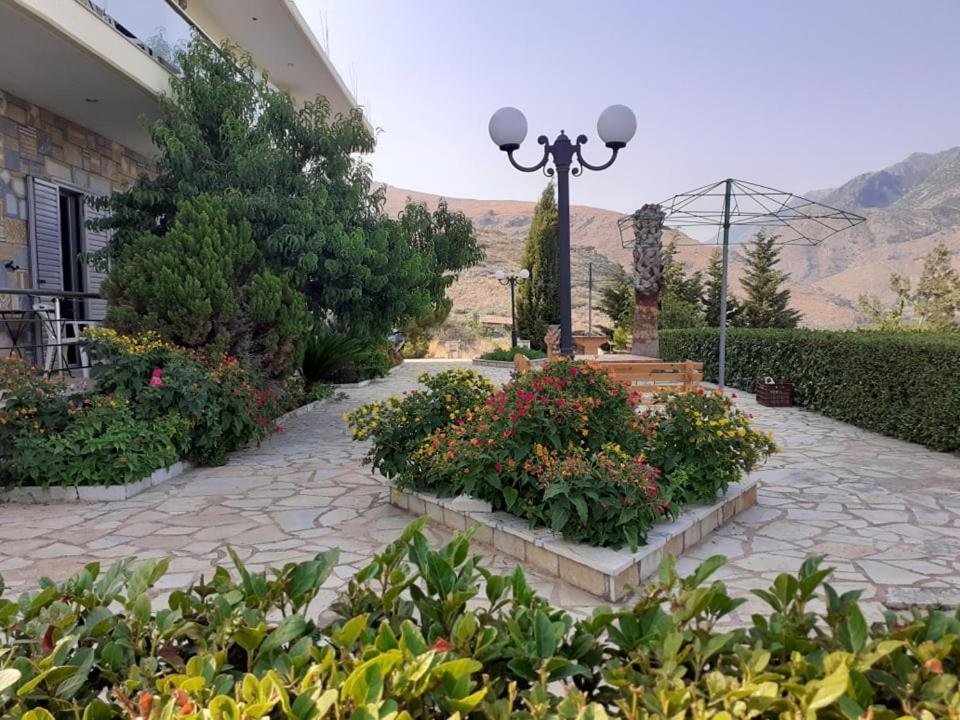 Guest House Suga 1 Qeparo Exterior photo