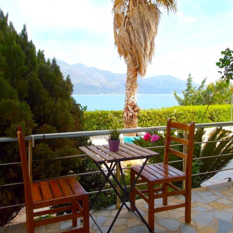 Guest House Suga 1 Qeparo Exterior photo