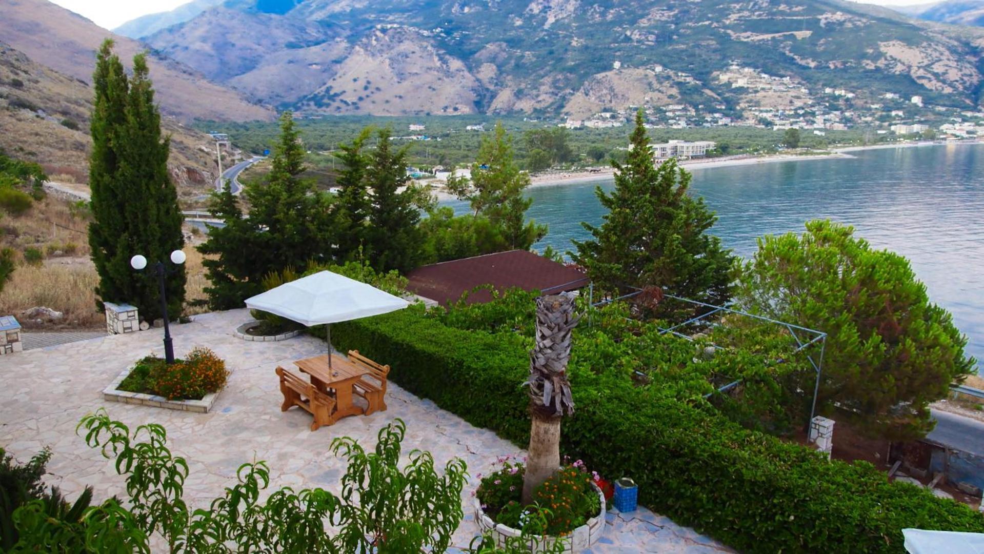 Guest House Suga 1 Qeparo Exterior photo