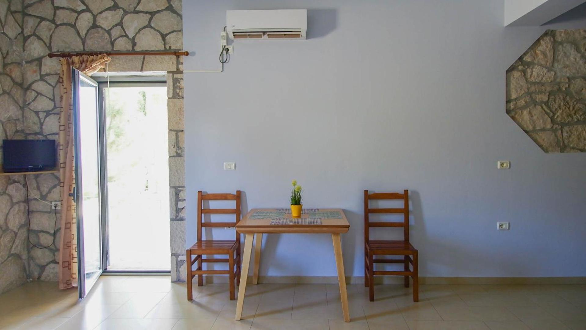 Guest House Suga 1 Qeparo Exterior photo