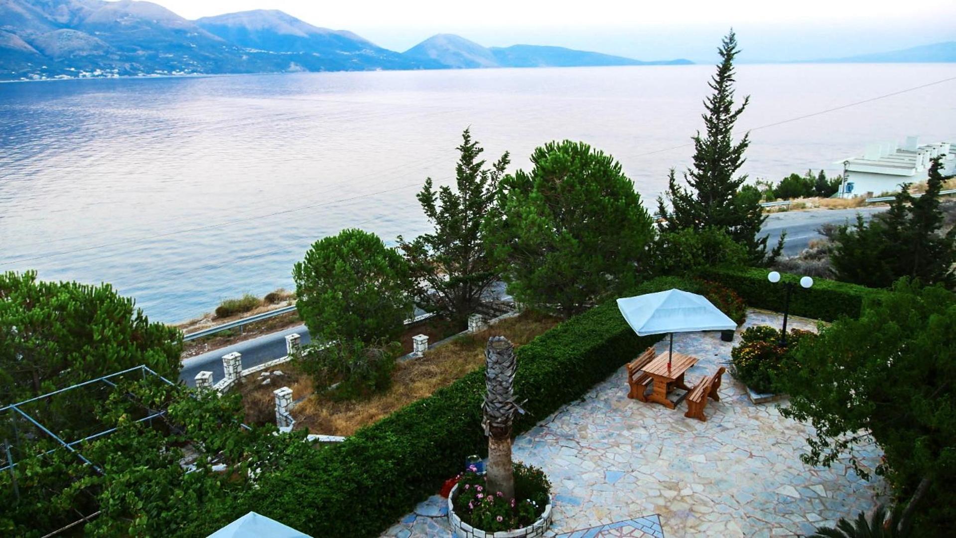 Guest House Suga 1 Qeparo Exterior photo