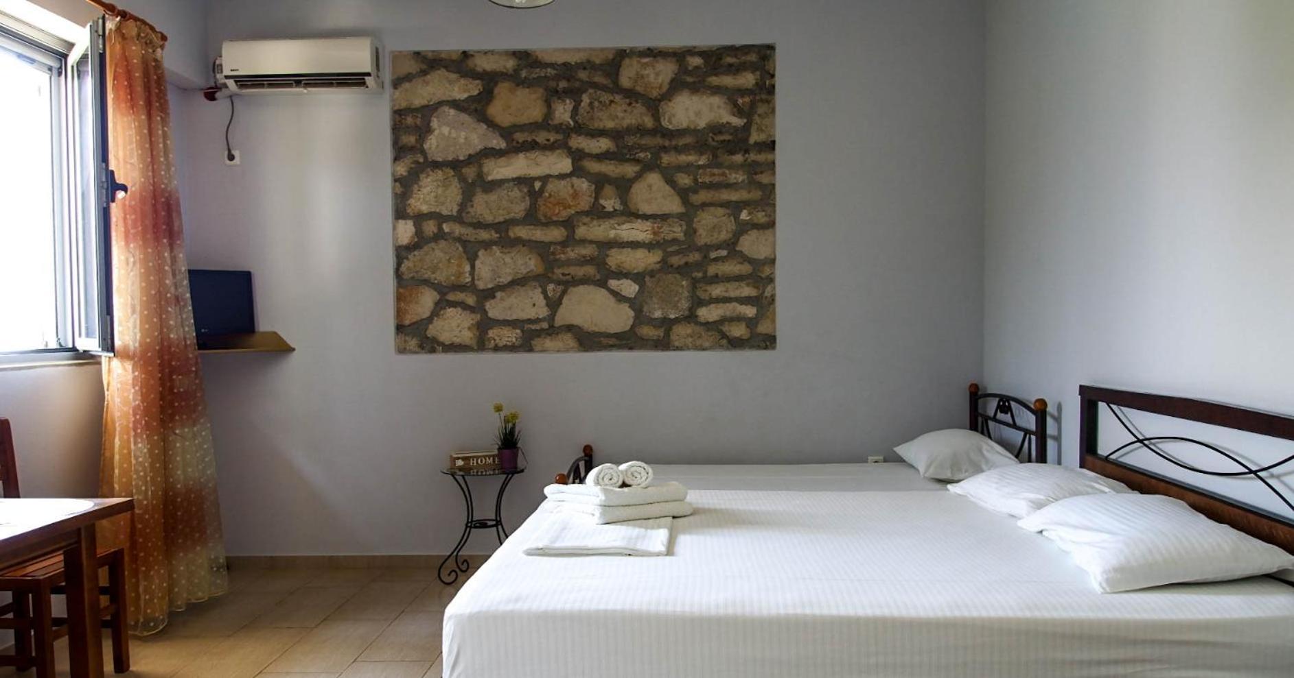 Guest House Suga 1 Qeparo Exterior photo