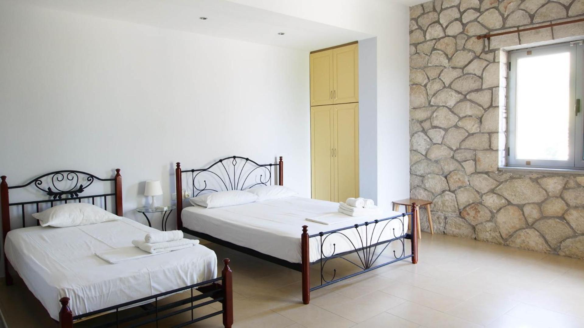 Guest House Suga 1 Qeparo Exterior photo