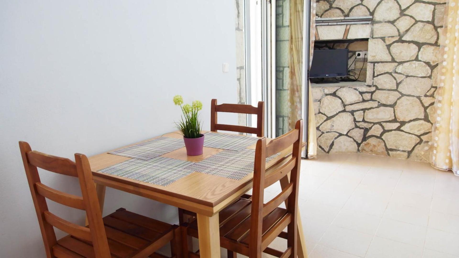 Guest House Suga 1 Qeparo Exterior photo