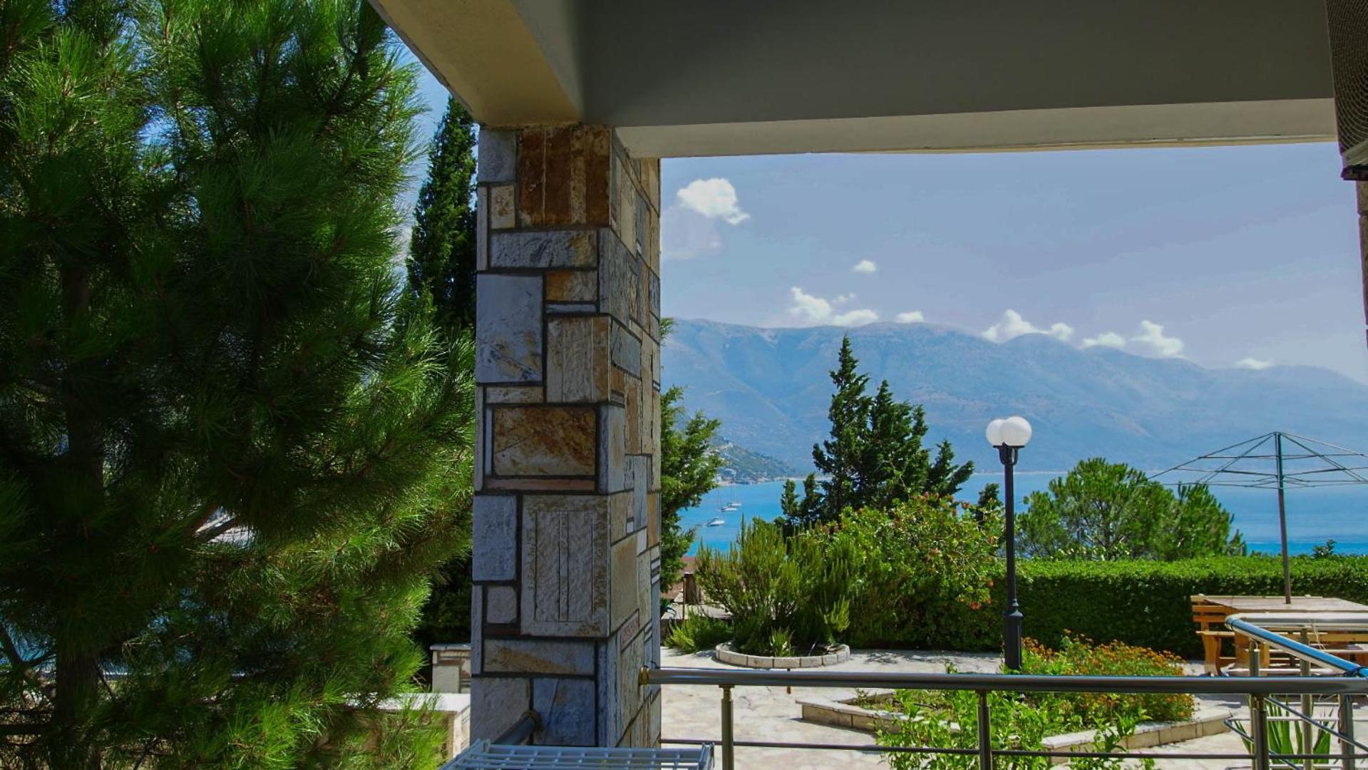 Guest House Suga 1 Qeparo Exterior photo