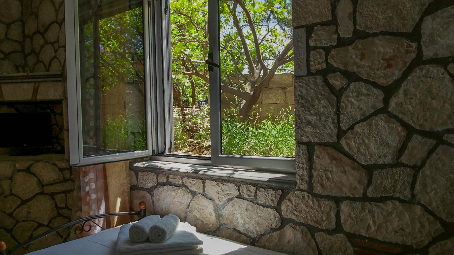 Guest House Suga 1 Qeparo Exterior photo