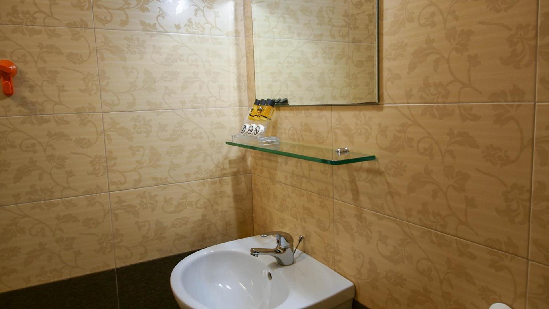 Guest House Suga 1 Qeparo Room photo